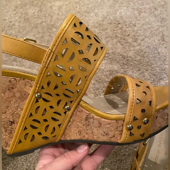 Wedges - Picture 6 of 7